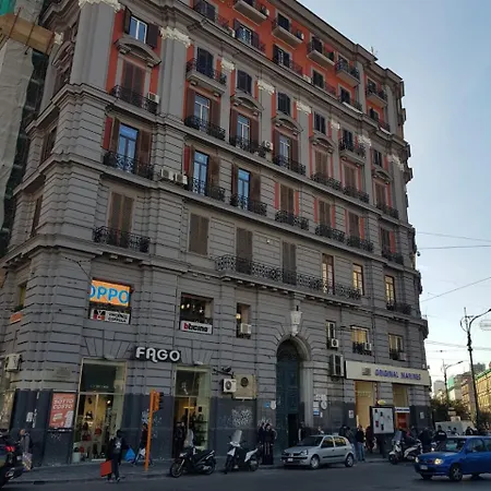 לינה וארוחת בוקר La Peonia נאפולי